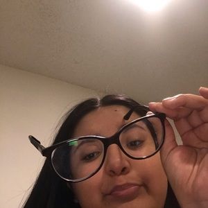 Meet your Posher, Kendra